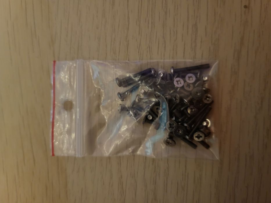 Śrubki do Lenovo ThinkPad T61 - Większość