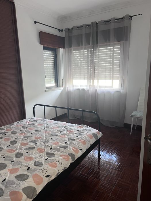 Quartos Mobilados na Amora com Despesas Incluídas