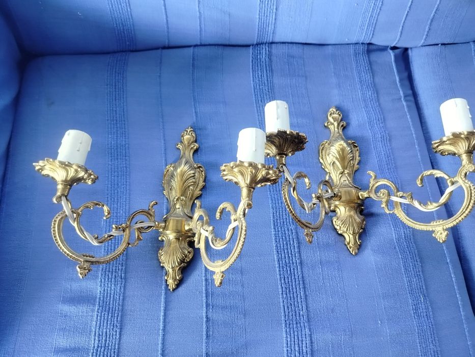 Lampy , kinkiety mosiężne.