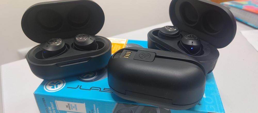 Дуже круті навушники.  Привезені з Америки.