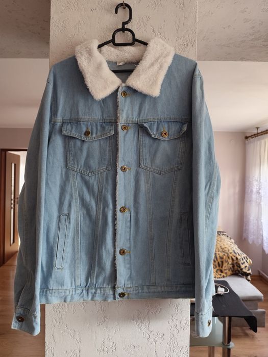 Męska kurtka jeansowa ze sztucznym futerkiem rozm L/XL.