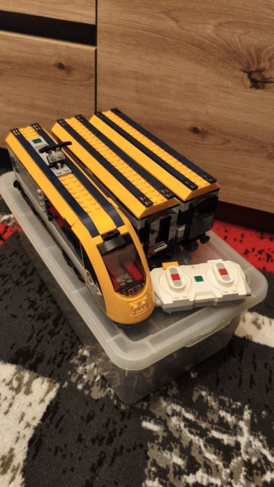 LEGO City 60197 - Pociąg pasażerski (Zestaw złożony)