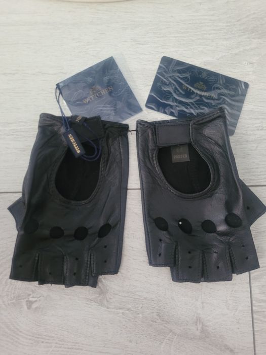 Czarne skórzane samochodowe rękawiczki wittchen