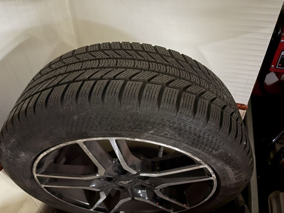 Pneus com jantes 235/50 R 18
