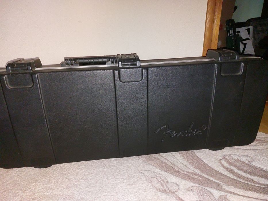 Продам Fender stratocaster usa