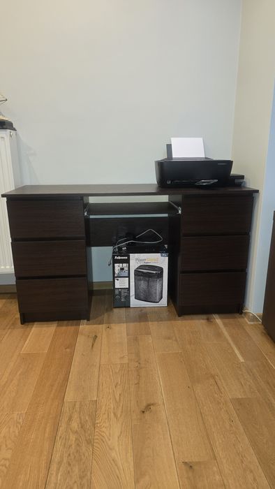 Sprzedam biurko w b.dobrrm stanie