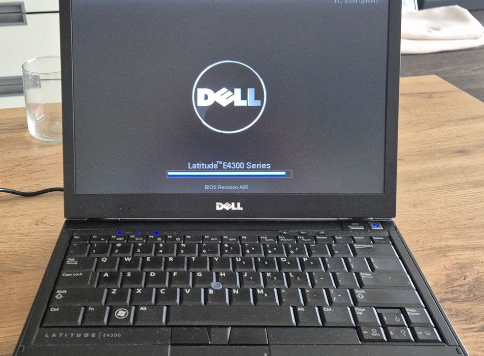 Laptop DELL E4300  , 2  BATERIE