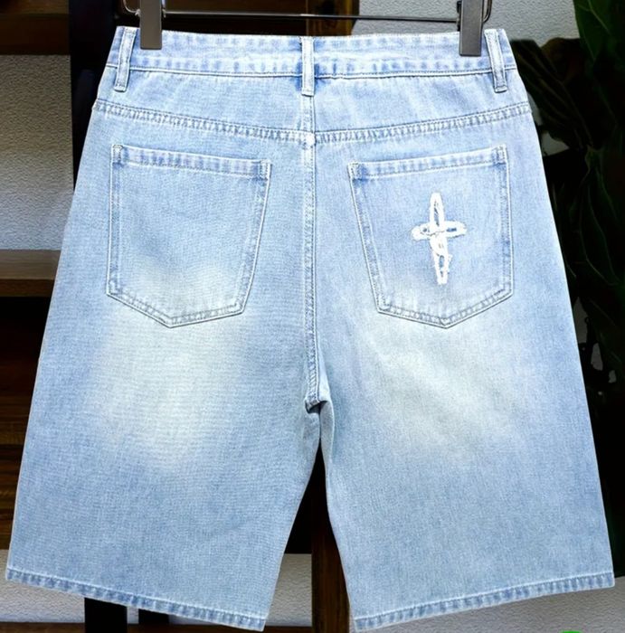 Трендові джинсові шорти