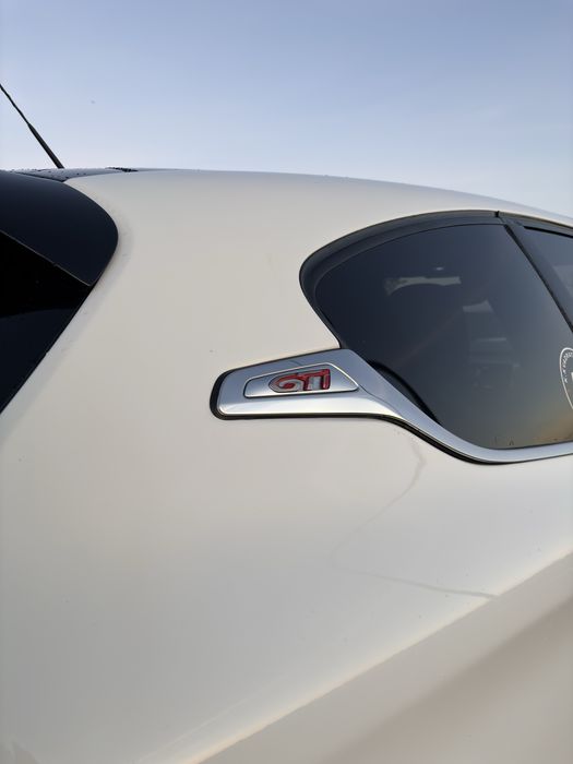 Peugeot 208 GTI 2013