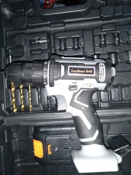 Aparafusadora a bateria 20V