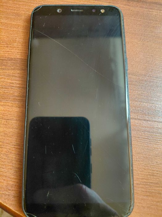 Смартфон Samsung A6 + 64 ГБт