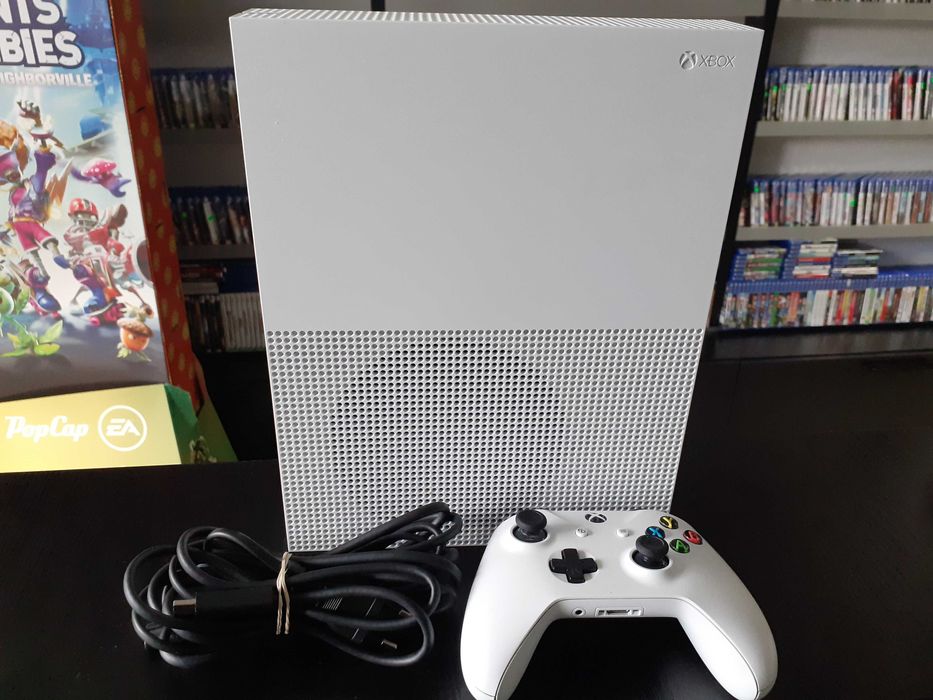 Xbox One S 1TB|1000GB| Pad, 2xgra