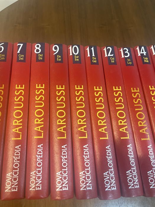 Livro Nova Enciclopedia Larousse