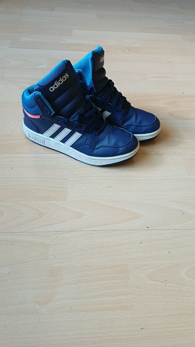 Buty marki Adidas wysokie 39 rozmiar