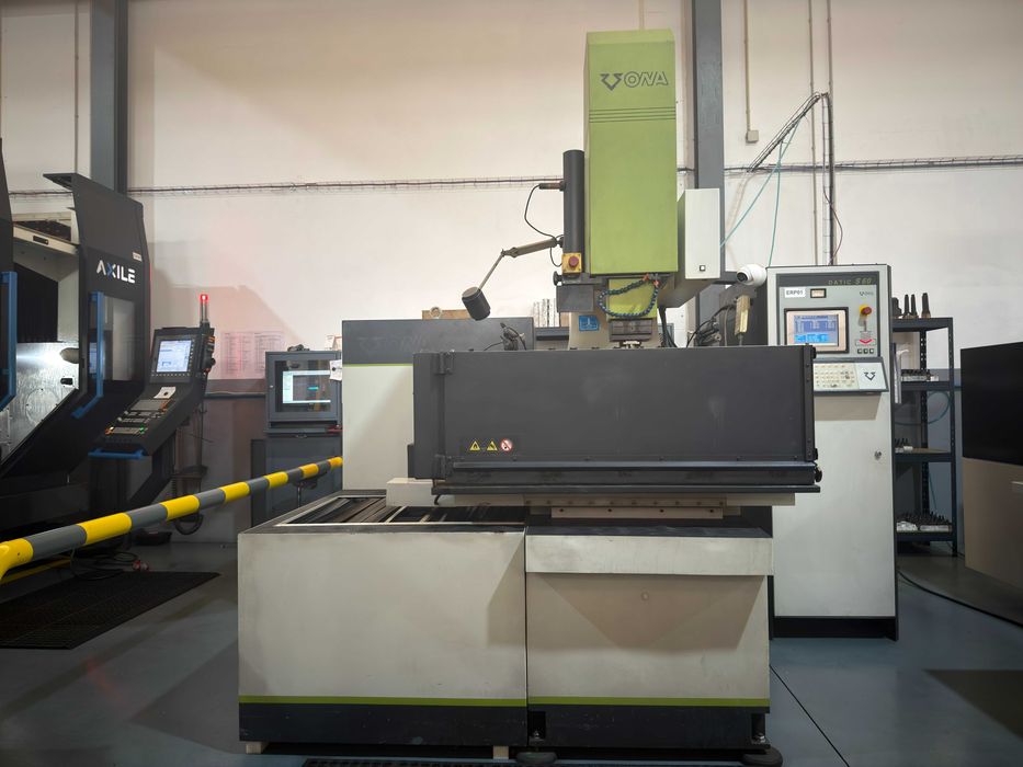 Erosão Penetração CNC Ona Datic D360