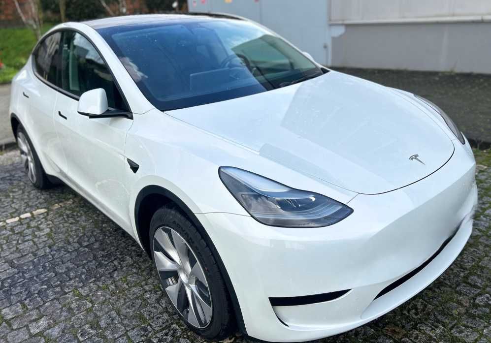 TESLA model Y de 2024/ carregamento da bateria a 100%  p. credito