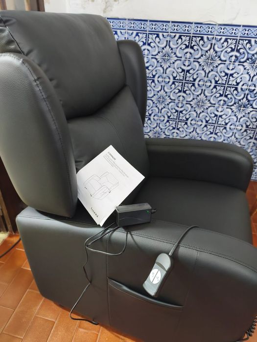Cadeirão elétrico de massagem com comando, não  foi usado