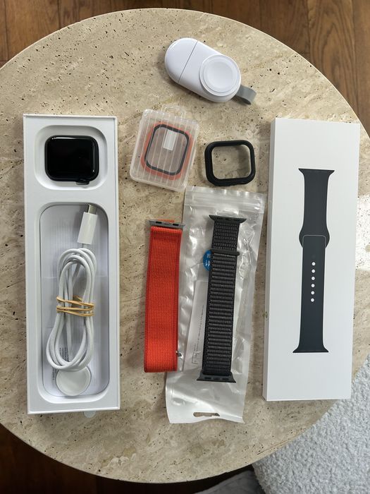 Apple Watch SE 3 40 mm GPS M/L. Kolor: midnight. Polska dystrybucja. Jak nowy!