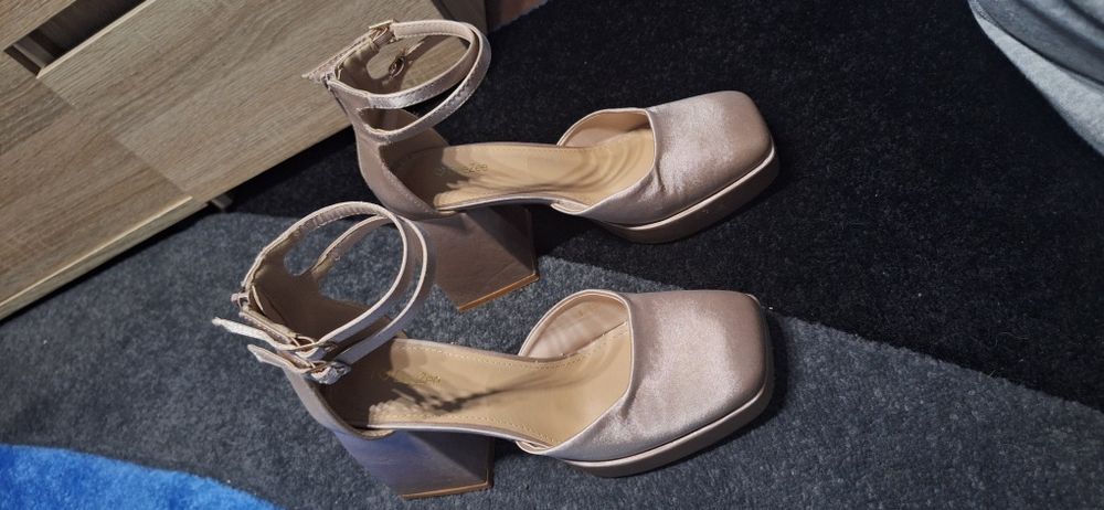 Buty czółenka sandały na platformie