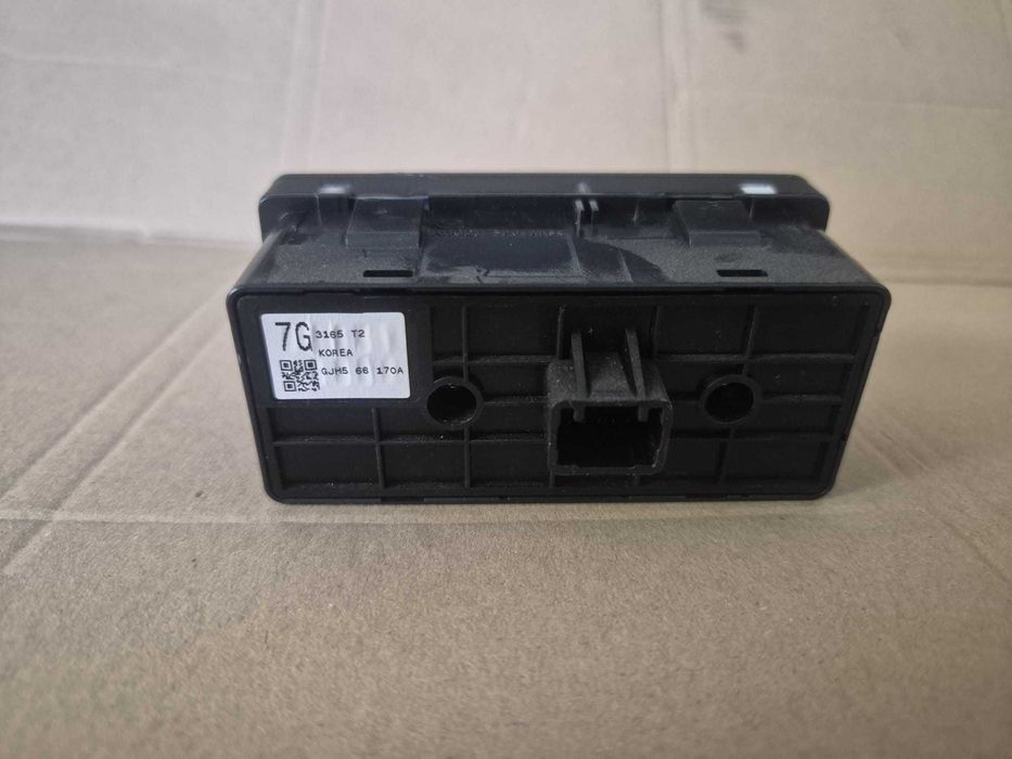 Oryginalny panel sterowania GJH566170A Mazda 3 III