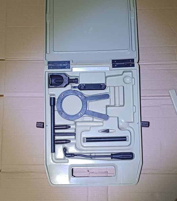 Набор приспособлений для ремонта Москвич