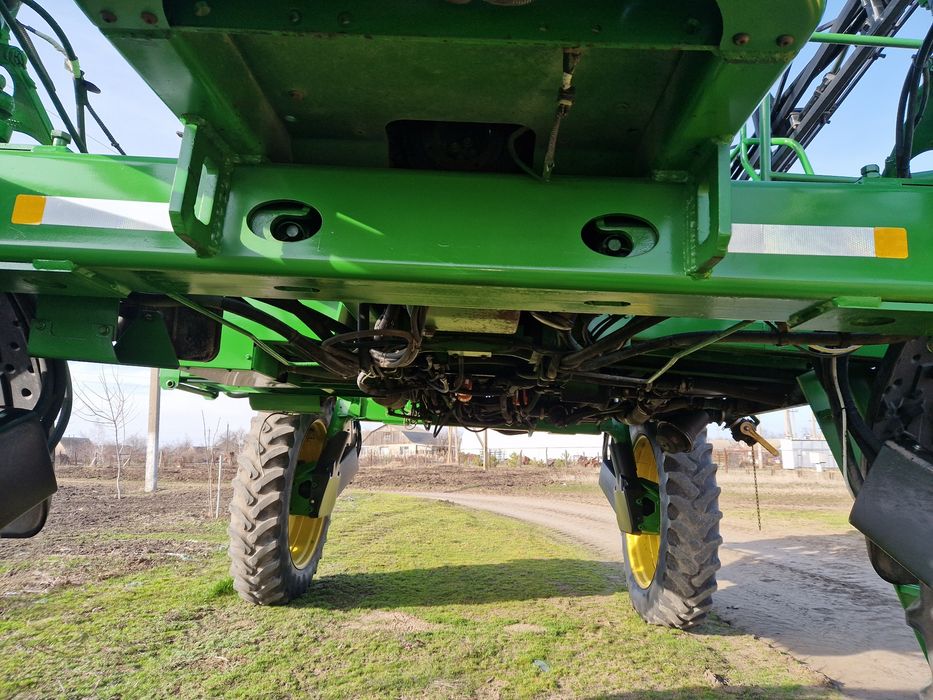 Самохідний оприскувач JOHN DEERE-4710