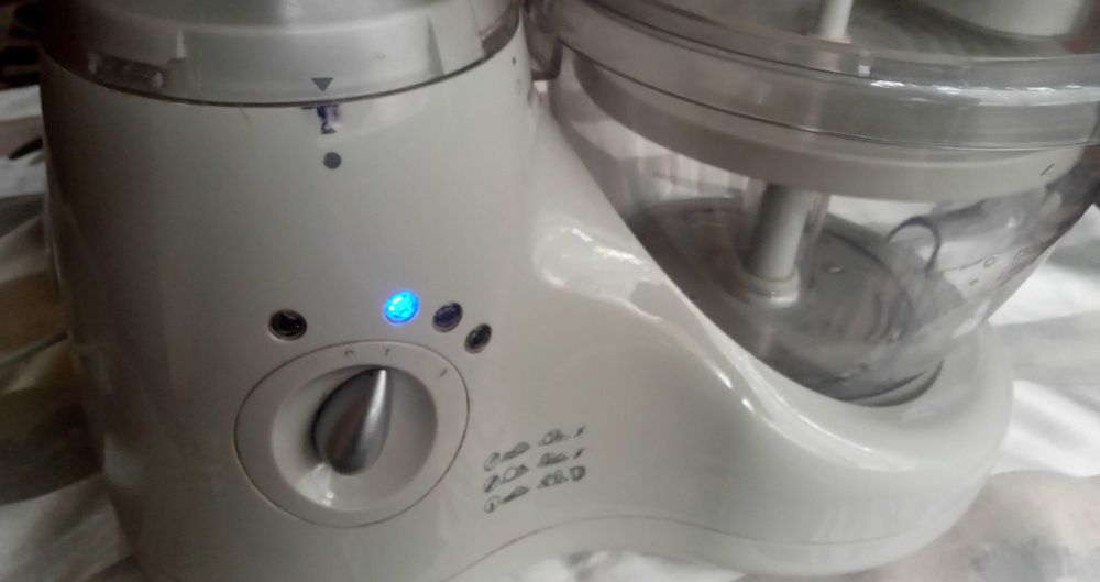 Robot kuchenny, malakser Tesco FBM1