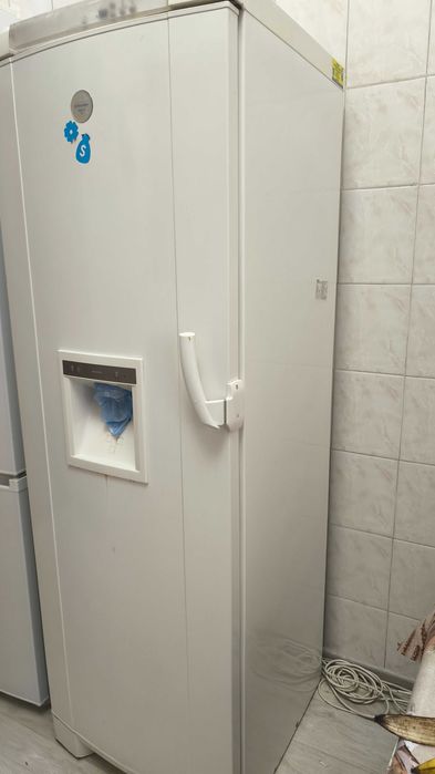 Морозильна камера Electrolux