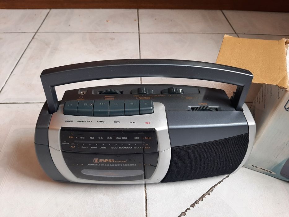 Магнитола First Австрия