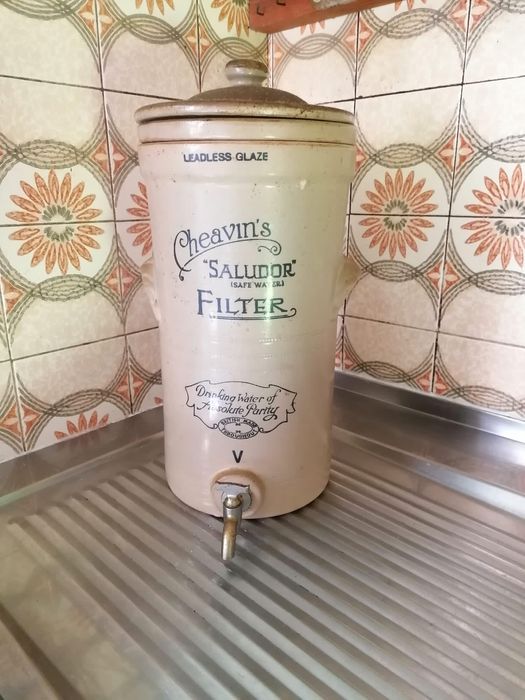 Filtro de água antigo Cheavin's Saludor