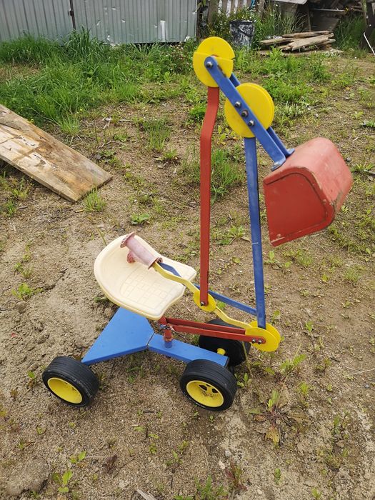 Sprzedam metalową zabawkową koparkę