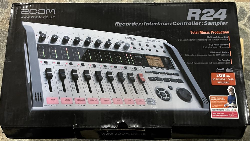 Zoom R24 Gravador digital multipistas,interface, controlador e sampler