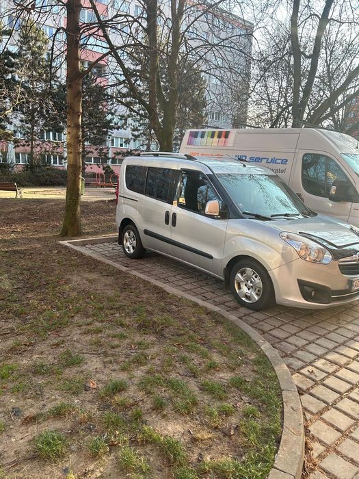 Opel combo.