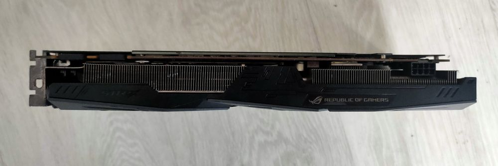 Отличная ASUS ROG GTX 1070 8 Гб на уровне 1660 super Обслужена