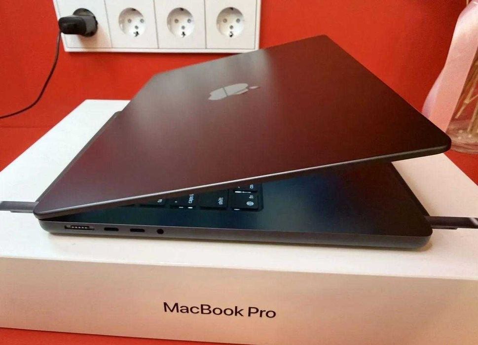 MacBook Pro 14 M5/16 GB/1 TB SSD