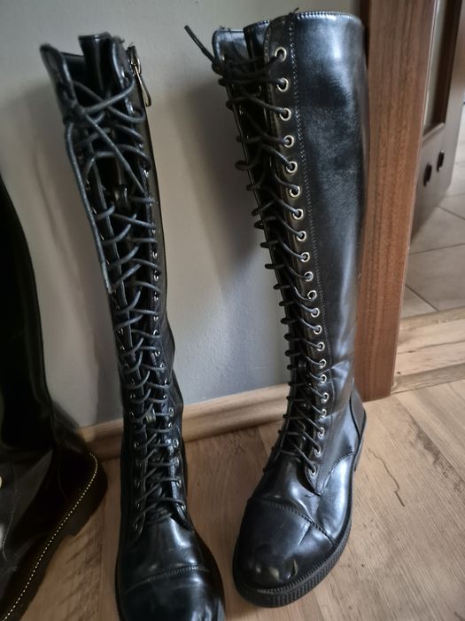 Czarne wysokie kozaki