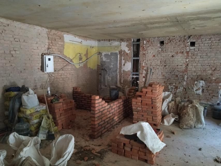 Демонтажні роботи кладка газоблоку цегли кирпича заливка полу монтажні