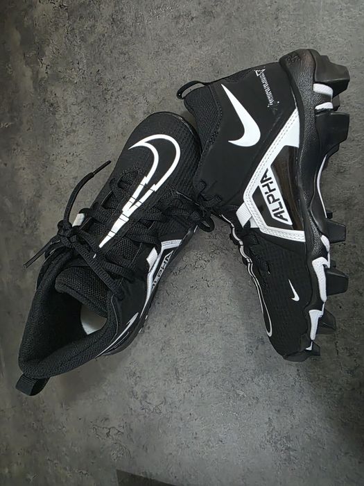 Pitons Nike Novos 35