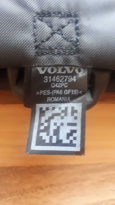 Oryginalna pionowa siatka nylonowa bagażnika VolvoV60 (- 2018) NOWA