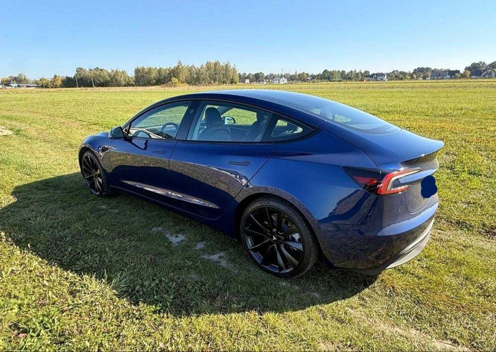 Tesla Model 3 2025