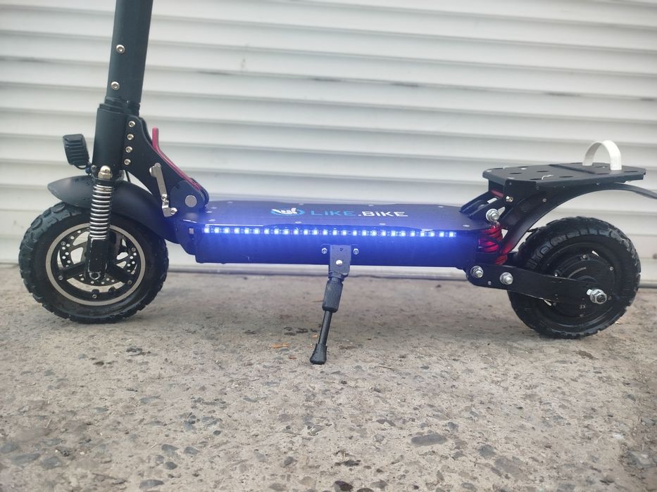 Потужний майже новий електросамокат Like.Bike Solo, пробіг 242 км,  2  ключі, 2 брелка сигналізації.