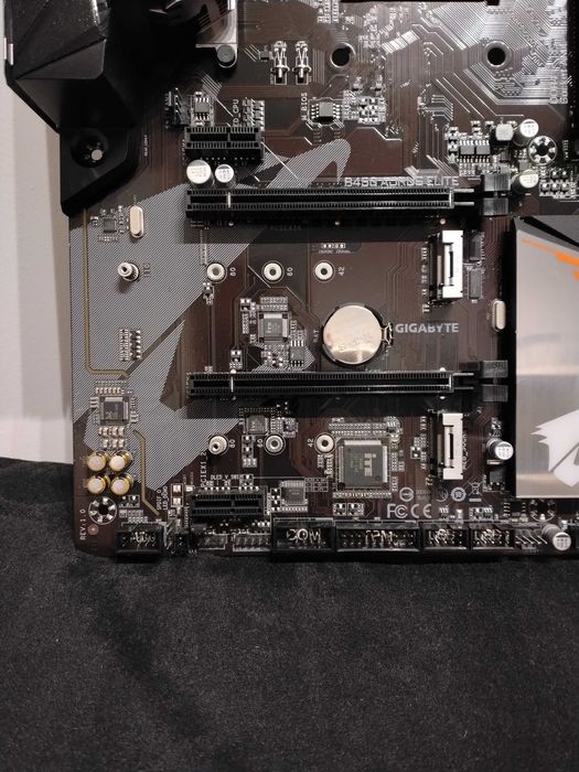 Płyta główna Gigabyte B450 AORUS ELITE AM4 Uszkodzona Do Naprawy