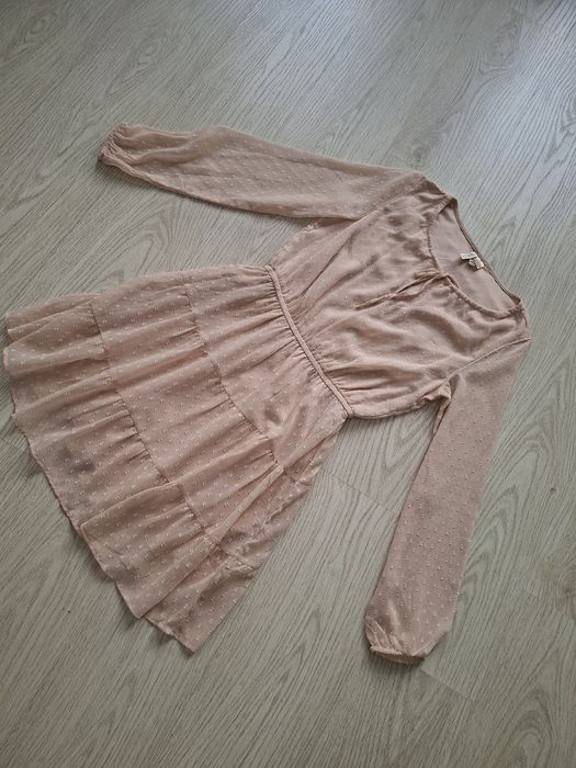 Zwiewna sukienka Divided