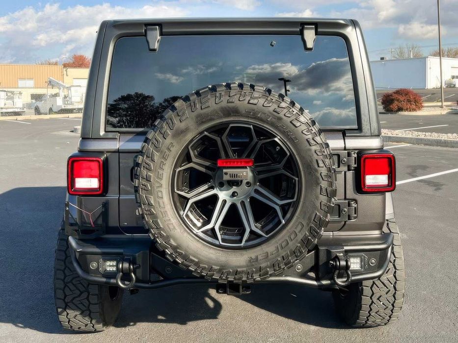 Jeep Wrangler Unlimited Sahara      2018