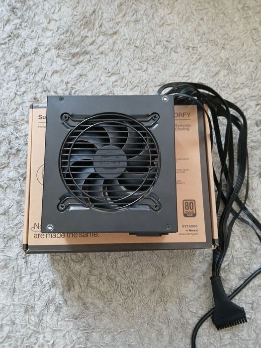 Arctic Liquid Freezer 2 ARGB i zasilacz 550w gold