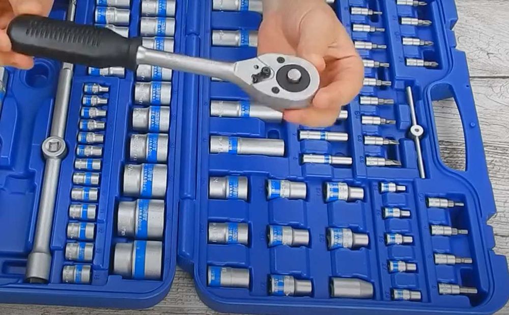 Профессиональный набор инструментов 108 деталей, в пластиковом кейсе