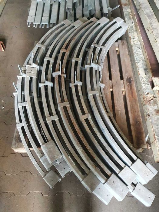 Konstrukcja stalowa samonośna lakierni  z transportem hakowym