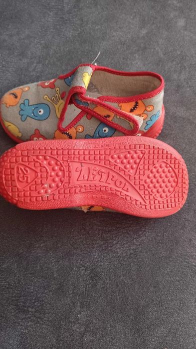 Buty chlopiece roz 25