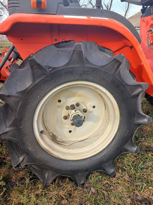 японський мінітрактор Kubota