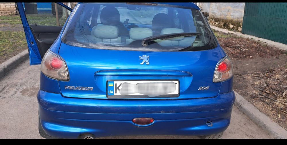 Автомобіль PEUGEOT 206